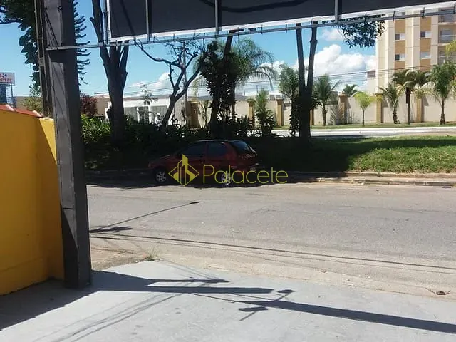 Comercial com 250m² 6 quartos e 2 banheiros, à venda, no bairro Parque Jaraguá em Taubaté