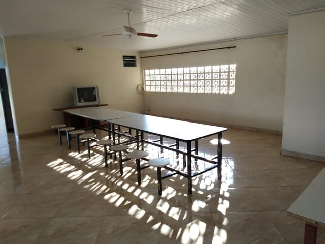 Comercial com 1100m² 21 quartos e 23 banheiros, à venda ou para alugar, no bairro Jardim Santa Luzia em Pindamonhangaba