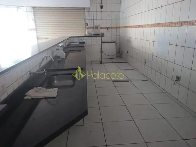 Loja com 300m², para alugar, no bairro Jardim das Nações em Taubaté