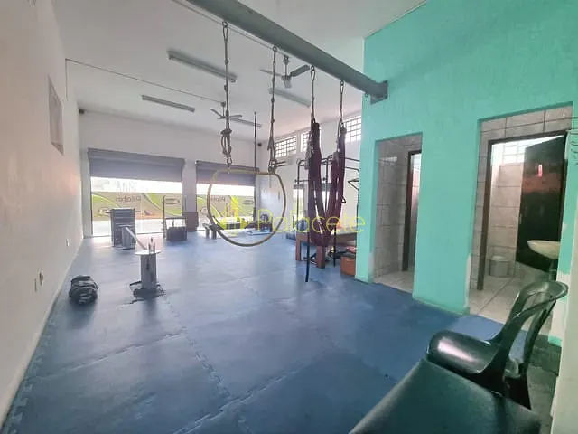 Loja com 250m², à venda, no bairro São Benedito em Pindamonhangaba
