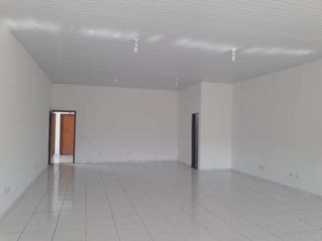 Sala para alugar, no bairro Centro em Pindamonhangaba