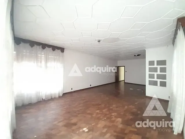 Casa com 873m², para alugar, no bairro Centro em Ponta Grossa