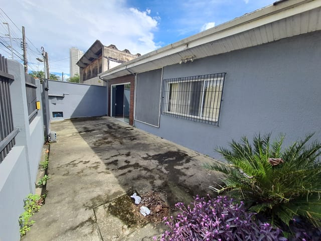 Comercial com 315m² 2 quartos e 1 banheiro, à venda, no bairro Jardim das Nações em Taubaté