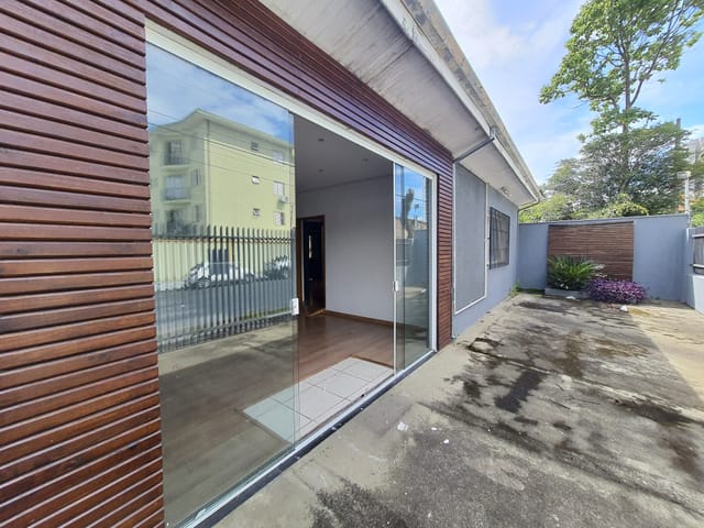 Comercial com 315m² 2 quartos e 1 banheiro, à venda, no bairro Jardim das Nações em Taubaté