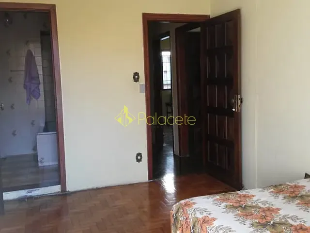 Comercial com 212m² 4 quartos e 2 banheiros, à venda, no bairro Centro em Pindamonhangaba