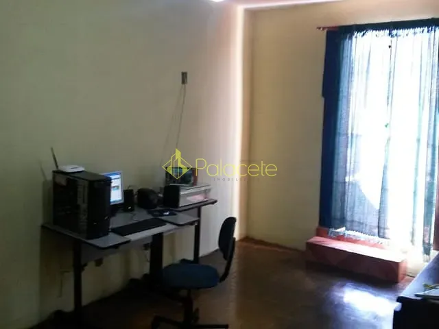 Comercial com 212m² 4 quartos e 2 banheiros, à venda, no bairro Centro em Pindamonhangaba