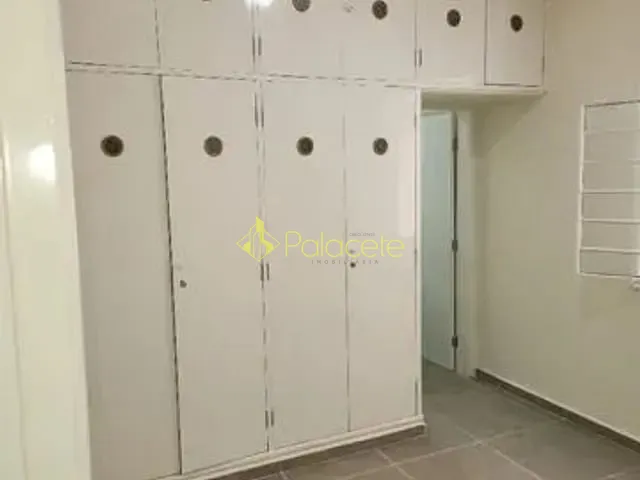 Comercial com 300m² 4 quartos e 5 banheiros, à venda, no bairro Vila Paraíba em Guaratinguetá