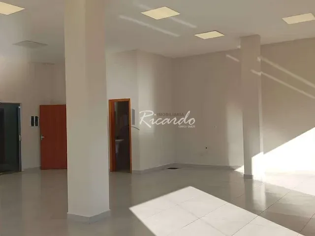 Sala com 150m², para alugar, no bairro Jardim Aeroporto em Arapongas