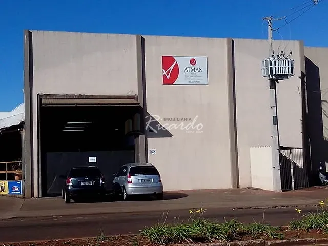 Galpão / Barracão com 645m², para alugar, no bairro Jardim Vale das Perobas em Arapongas