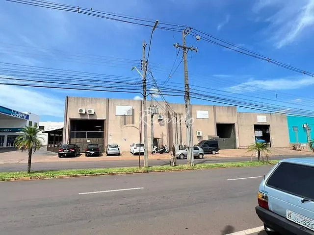 Galpão / Barracão com 645m², para alugar, no bairro Jardim Vale das Perobas em Arapongas