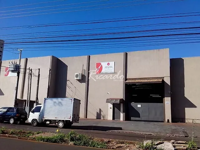 Galpão / Barracão com 645m², para alugar, no bairro Jardim Vale das Perobas em Arapongas