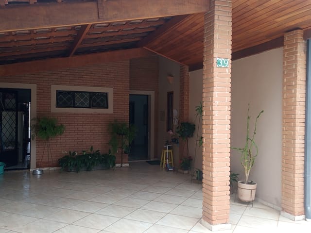 Comercial com 254m² 3 quartos e 1 banheiro, à venda, no bairro São Benedito em Pindamonhangaba