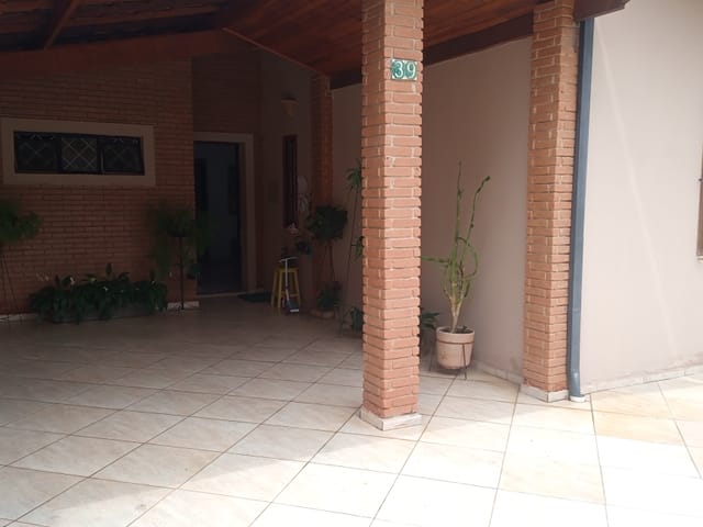 Comercial com 254m² 3 quartos e 1 banheiro, à venda, no bairro São Benedito em Pindamonhangaba