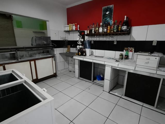 Loja com 300m² 1 quarto e 5 banheiros, à venda, no bairro Cidade Nova em Pindamonhangaba