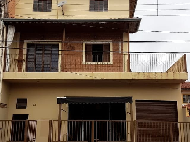 Comercial com 250m² 3 quartos e 3 banheiros, à venda, no bairro Esplanada Santa Terezinha em Taubaté