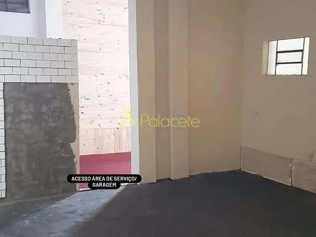 Comercial com 250m² 3 quartos e 3 banheiros, à venda, no bairro Esplanada Santa Terezinha em Taubaté