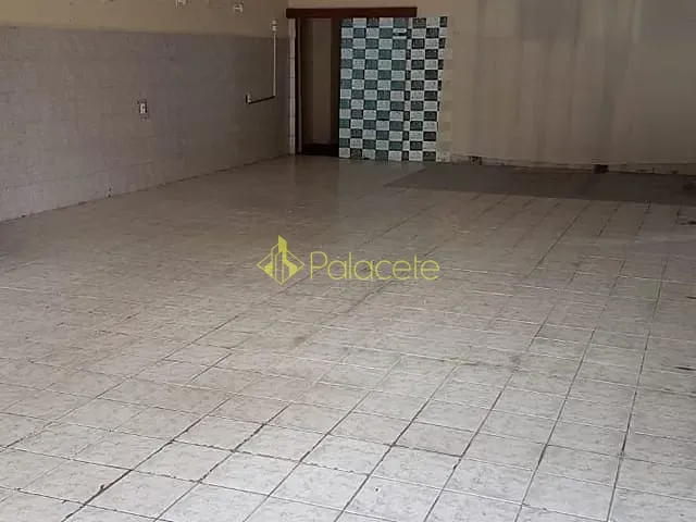 Comercial com 250m² 3 quartos e 3 banheiros, à venda, no bairro Esplanada Santa Terezinha em Taubaté