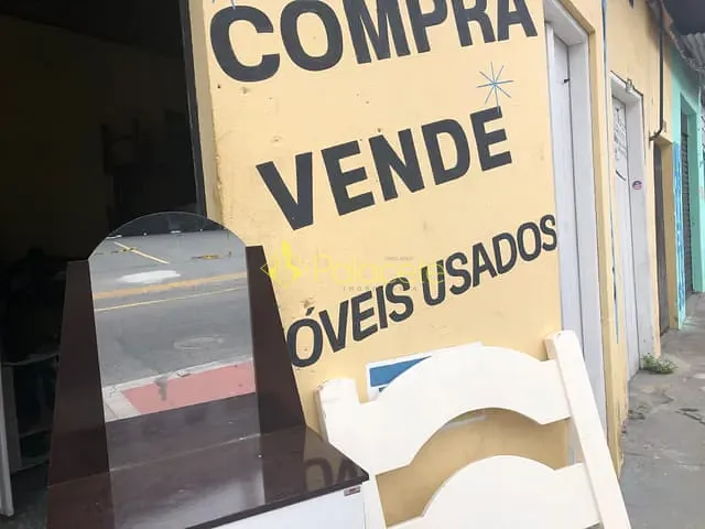 Prédio com 618m², à venda, no bairro Chácara Galega em Pindamonhangaba