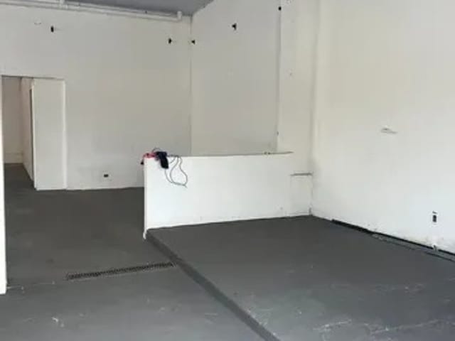 Comercial para alugar, no bairro Esplanada Independência em Taubaté