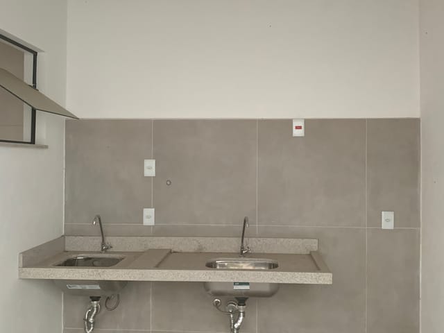 Ponto com 100m², para alugar, no bairro Centro em Pindamonhangaba