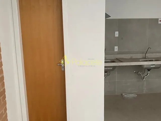 Ponto com 100m², para alugar, no bairro Centro em Pindamonhangaba