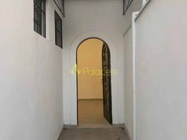 Ponto com 100m², para alugar, no bairro Centro em Pindamonhangaba