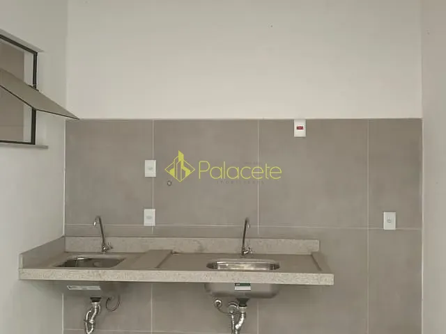 Ponto com 100m², para alugar, no bairro Centro em Pindamonhangaba