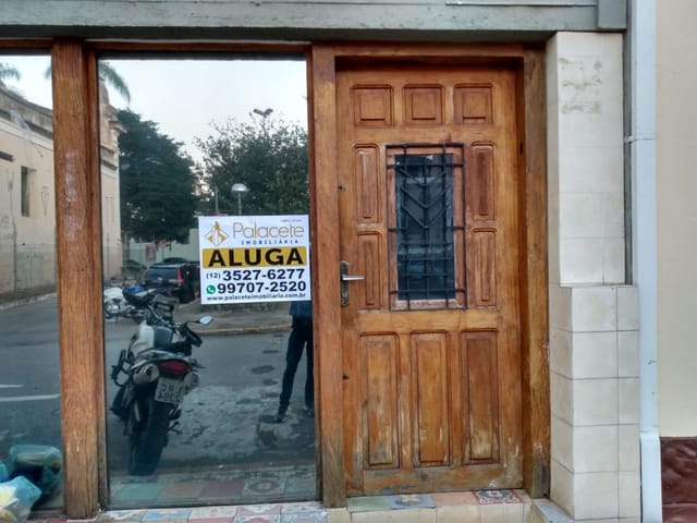 Sala com 60m², para alugar, no bairro Centro em Pindamonhangaba