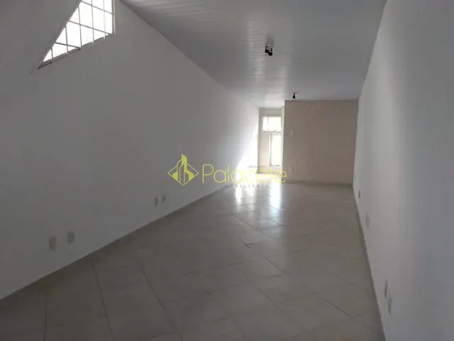 Sala com 60m², para alugar, no bairro Centro em Pindamonhangaba