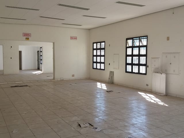 Comercial com 340m² 3 quartos e 3 banheiros, à venda, no bairro Centro em Pindamonhangaba