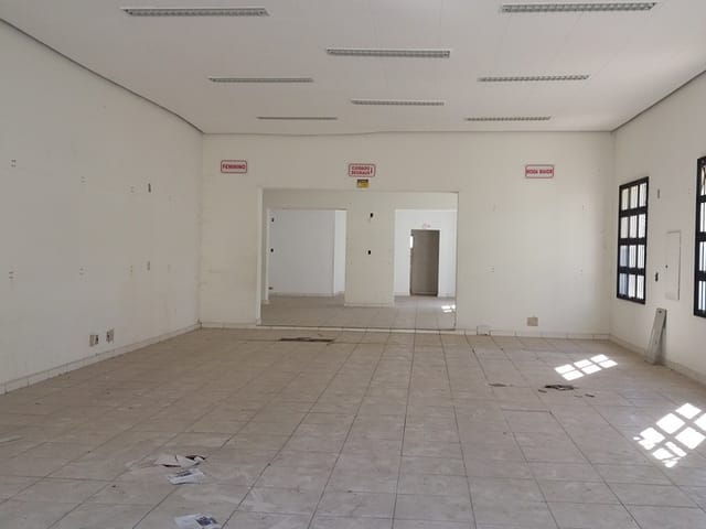 Comercial com 340m² 3 quartos e 3 banheiros, à venda, no bairro Centro em Pindamonhangaba