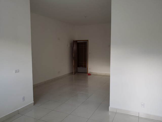 Prédio com 300m², à venda, no bairro Residencial Mombaça em Pindamonhangaba