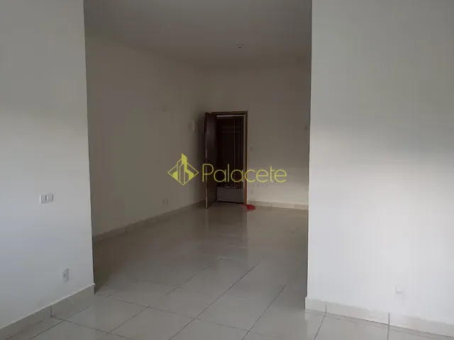 Prédio com 300m², à venda, no bairro Residencial Mombaça em Pindamonhangaba