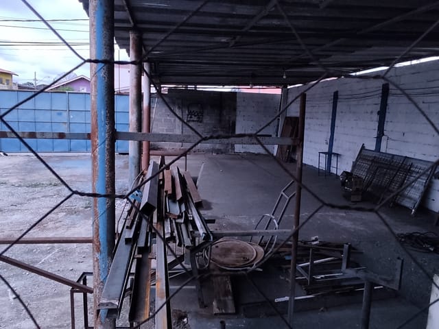 Galpão / Barracão com 575m², à venda, no bairro Residencial Maricá em Pindamonhangaba