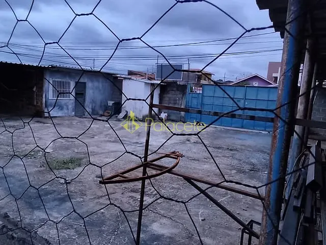 Galpão / Barracão com 575m², à venda, no bairro Residencial Maricá em Pindamonhangaba