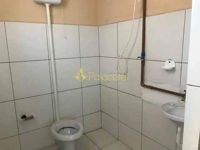 Sala com 90m², para alugar, no bairro Centro em Pindamonhangaba