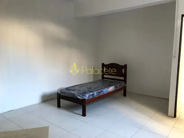 Sala com 90m², para alugar, no bairro Centro em Pindamonhangaba