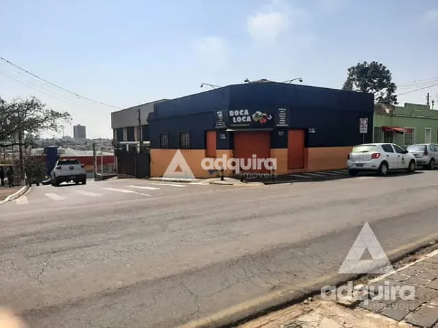 Casa com 315m², à venda, no bairro Uvaranas em Ponta Grossa