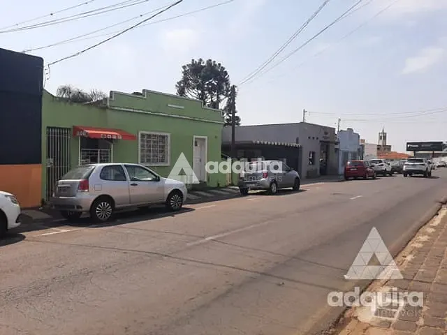 Casa com 315m², à venda, no bairro Uvaranas em Ponta Grossa