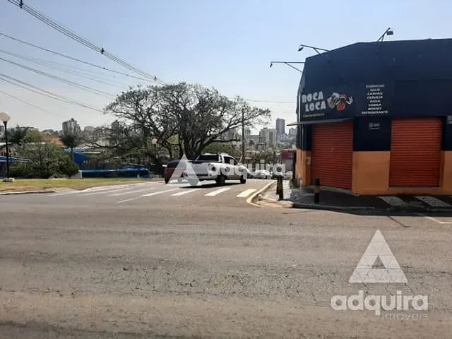 Casa com 315m², à venda, no bairro Uvaranas em Ponta Grossa