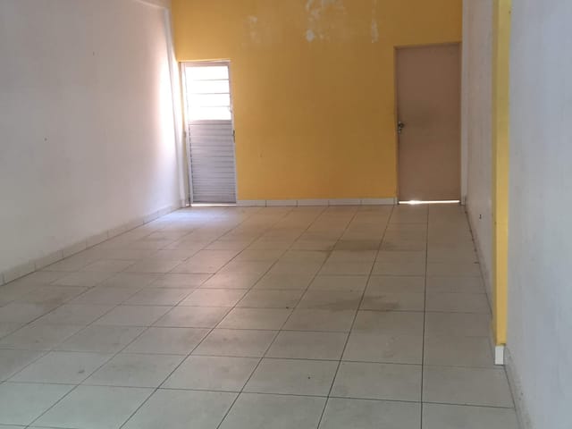 Ponto com 60m², para alugar, no bairro Centro em Pindamonhangaba