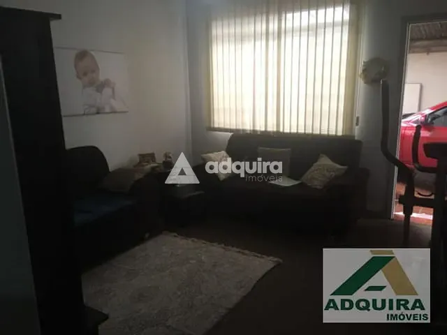 Casa com 231m², à venda, no bairro Centro em Ponta Grossa