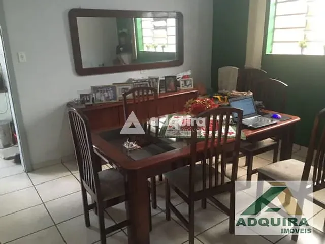 Casa com 231m², à venda, no bairro Centro em Ponta Grossa
