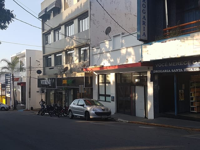 Prédio com 575m², à venda, no bairro Centro em Aparecida