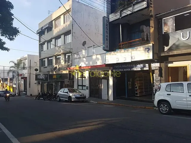 Prédio com 575m², à venda, no bairro Centro em Aparecida