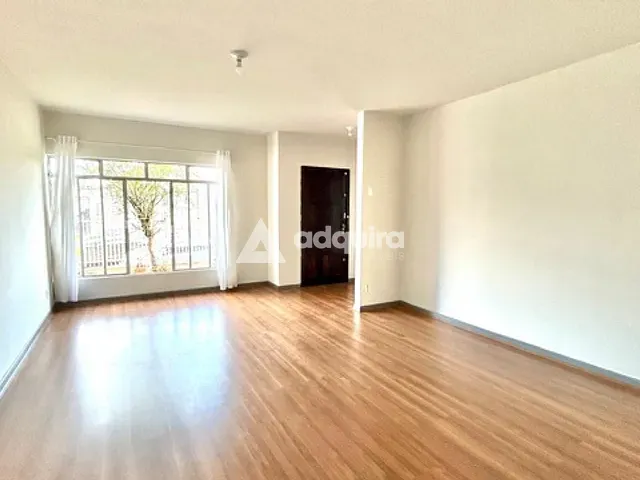 Casa com 410m² 3 quartos e 3 banheiros, à venda, no bairro Uvaranas em Ponta Grossa