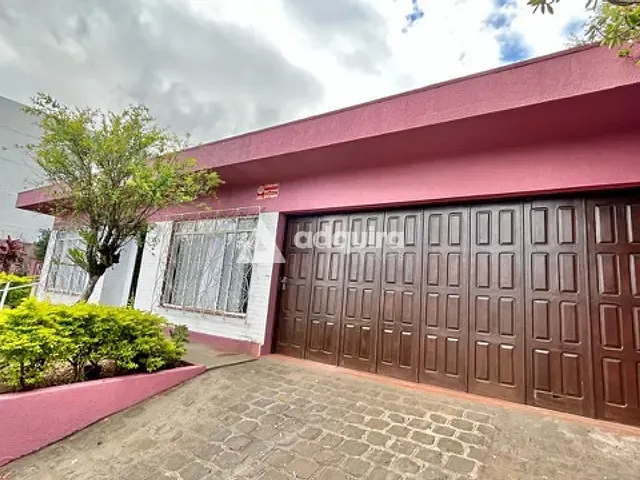 Casa com 410m² 3 quartos e 3 banheiros, à venda, no bairro Uvaranas em Ponta Grossa