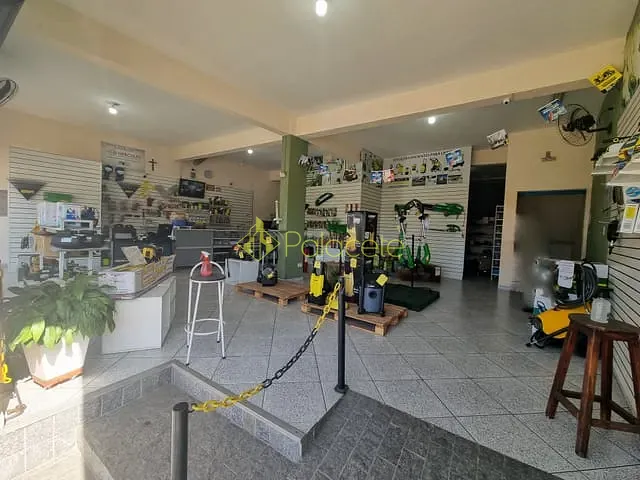 Prédio com 220m², à venda ou para alugar, no bairro Chácara Galega em Pindamonhangaba