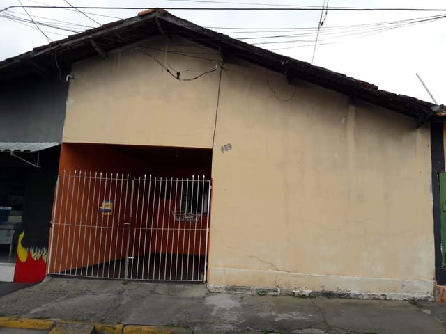 Comercial com 900m², à venda, no bairro Chácara Galega em Pindamonhangaba