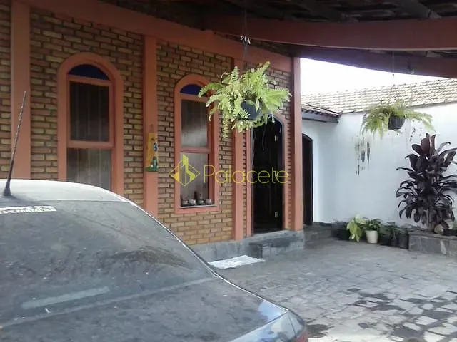 Comercial com 302m² 6 quartos e 2 banheiros, à venda, no bairro Centro em Pindamonhangaba